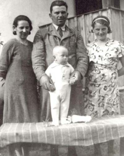 בני משפחת איווניר בברהומט, רומניה, 1923