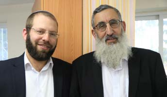 הרב צבי ארנון (מימין) והרב אריאל וידר (משמאל) העומדים בראש קדושת החיים | צילום: מוטי לוריא מכון פוע״ה