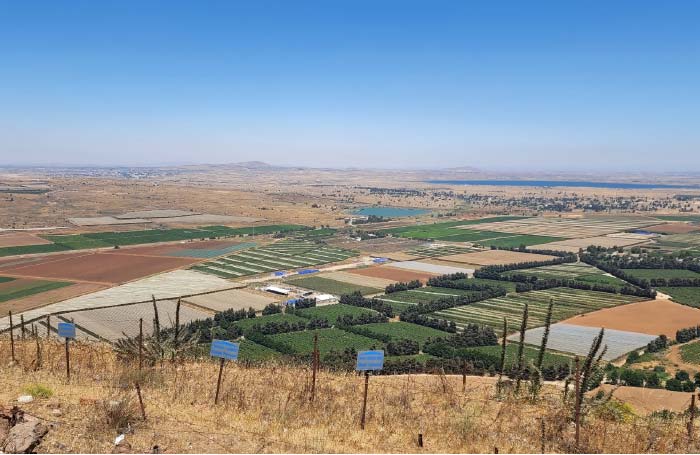 תצפית מרהיבה מהר בנטל על קוניטרה ו"עמק הבכה" הפורה והמלבלב, בו הדפו הטנקים הישראלים את המתקפה הרצחנית, הסורית, במלחמת יום כיפור